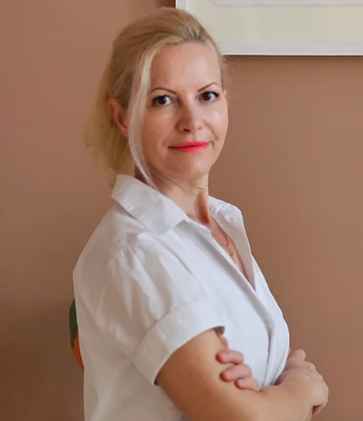Elena Anhalt in ihrer Naturheilpraxis im City Medical Center